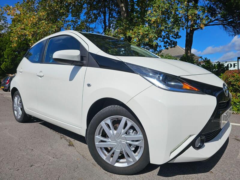 TOYOTA AYGO 1.0 VVT-i x-pression